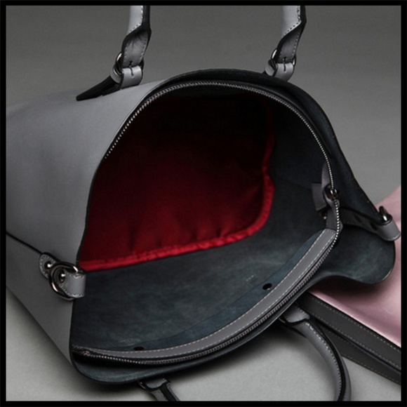 NEW Toulouse Tote Crossbody - Picture 8 of 8